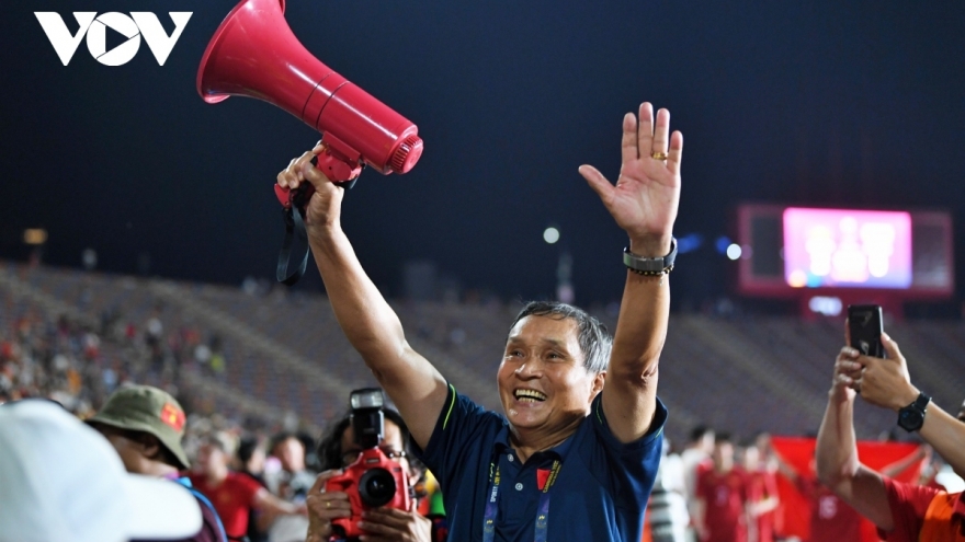 FIFA honours head coach of Vietnamese women's team